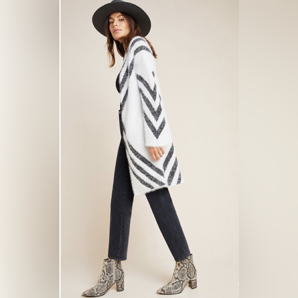 Anthropologie Sleeping in Snow Chevron Patterned White and Black Kimono Sweater
